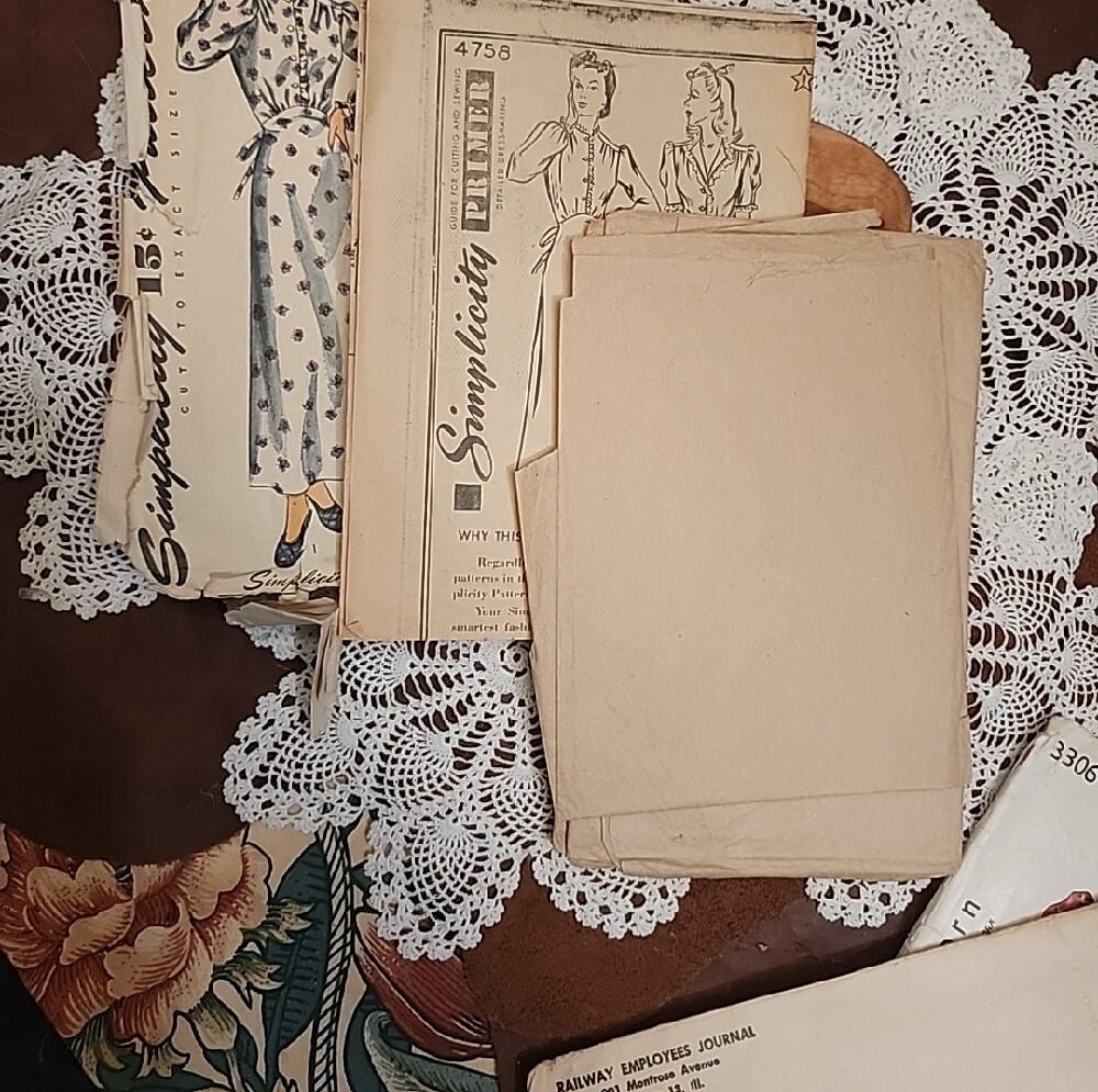 Pre WWII Women's Dress Sewing Patterns Bundle - Picture 4 of 12